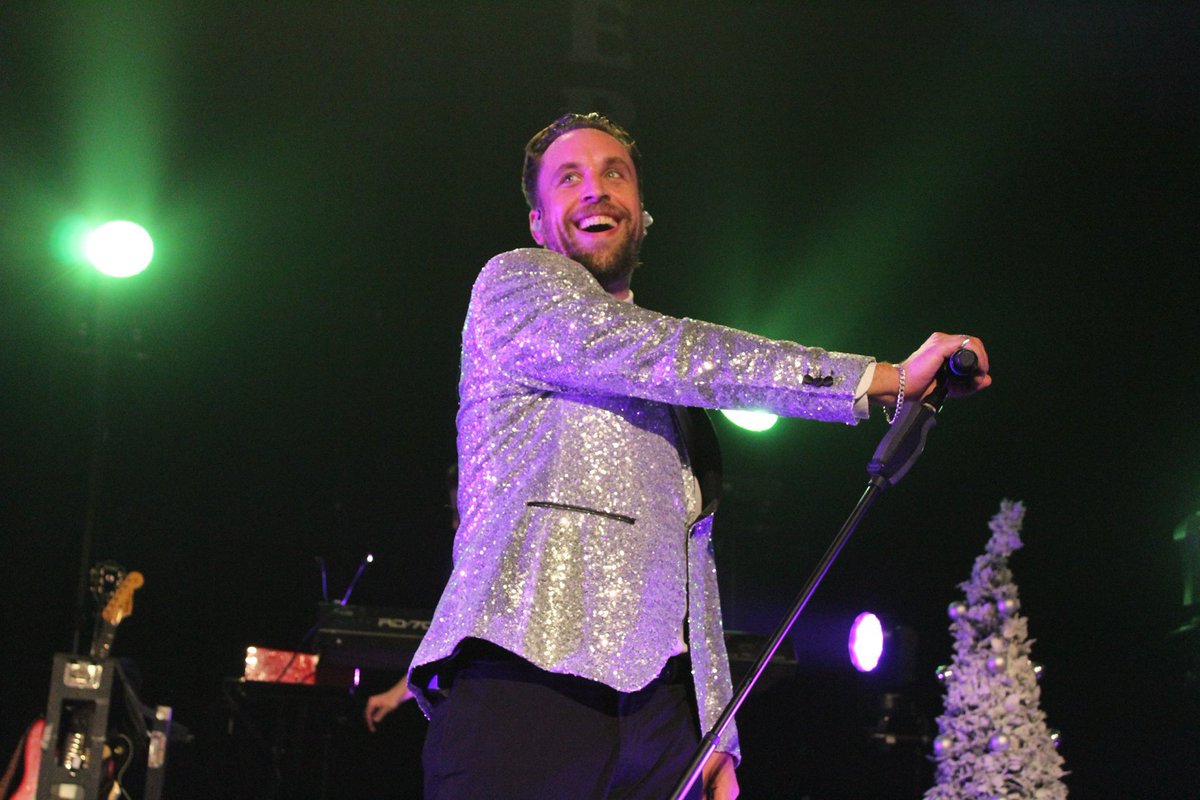 RaachelVictoria's tweet photo. @Lockie_Chapman I took this photo at your show last night and I just want to say thankyou for making me smile, that is the smile of somebody loving what they do! Such feel good music! 🙈 https://t.co/pG33kTOIk7