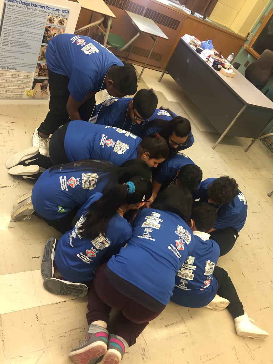 neda_allahyar's tweet photo. Loving the experience of being a core values judge at the @firstlegoleague! @schan_tdsb #igniteexploreinspire @LC3_TDSB @TDSB_STEM @AnnikaPint https://t.co/HNPOBJXwiL
