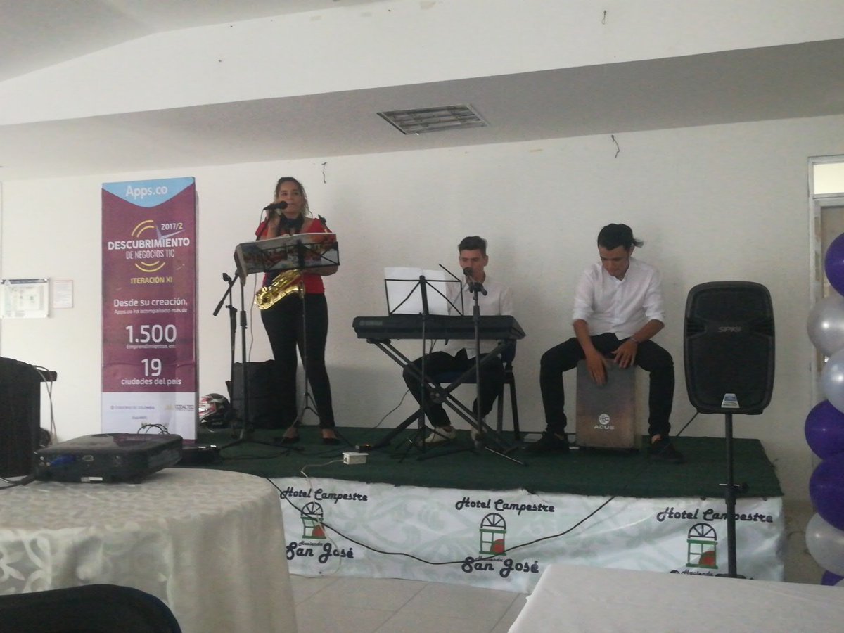 ParquesoftMet's tweet photo. Un poco de música para prepararnos para el #RingPitch en el #workshopsweekend #AppsCo @AppsCo https://t.co/0WlGg5piZ1