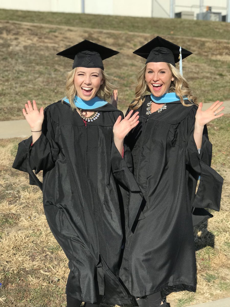 pizza4piazza's tweet photo. 👩🏼🎓👩🏼🎓👩🏼🎓
@mrsmylenbusch #mastersprobs #weredone https://t.co/aTuztcnLzx
