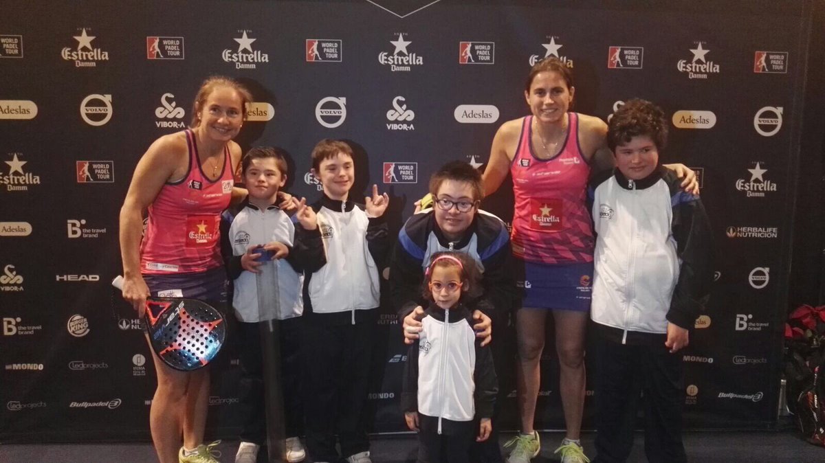 padeladaptado's tweet photo. Un día inolvidable para nuestros chicos en el #WPTMasterfFinal @WorldPadelTour Gracias @navarrocarolina @ceciliareiter https://t.co/kIG2uVwZKZ https://t.co/km980mT6SH