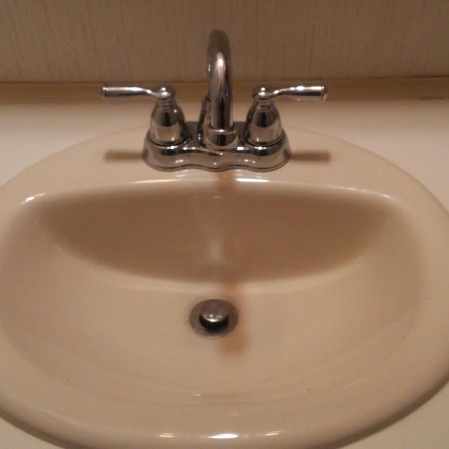 HandymanSimmons's tweet photo. New sink and faucet to brighten it up. 
#DeantheHandyman https://t.co/B1khmPrq0E