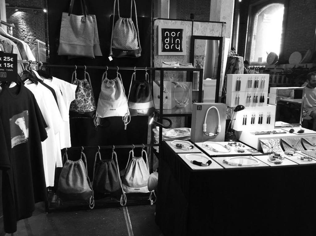 Shake_and_Make's tweet photo. ⚡️HOY hasta las 22h⚡️#Nordinary en @mercadodediseno_  #sabado y #domingo en #mataderomadrid #xmasfun #market #concierto #navidad #regaladiseño #planazo #finde #designmarket #complements #mercadodediseño #mercadocentraldediseño #Madrid #xmas #l4l #f4f… https://t.co/aqG8jaD3YA https://t.co/qvfj8BYtyx