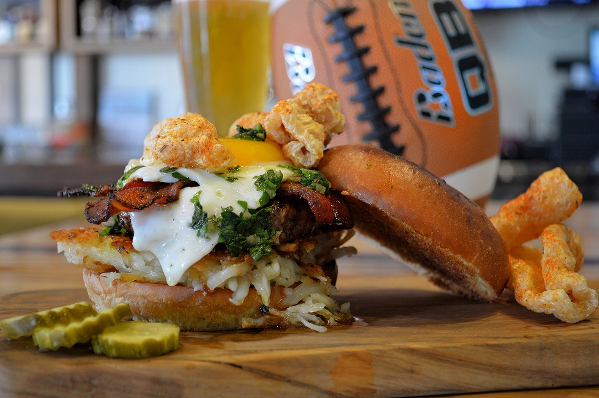 Happy #SundayFunday! 🏈 🍳 🍻  Who’s up for #BreakfastandBrews at Pete’s?!? Join us at 10am every Sunday for football, great eats, beer &amp; more! bit.ly/2ituDRC

#PetesGrilleHB