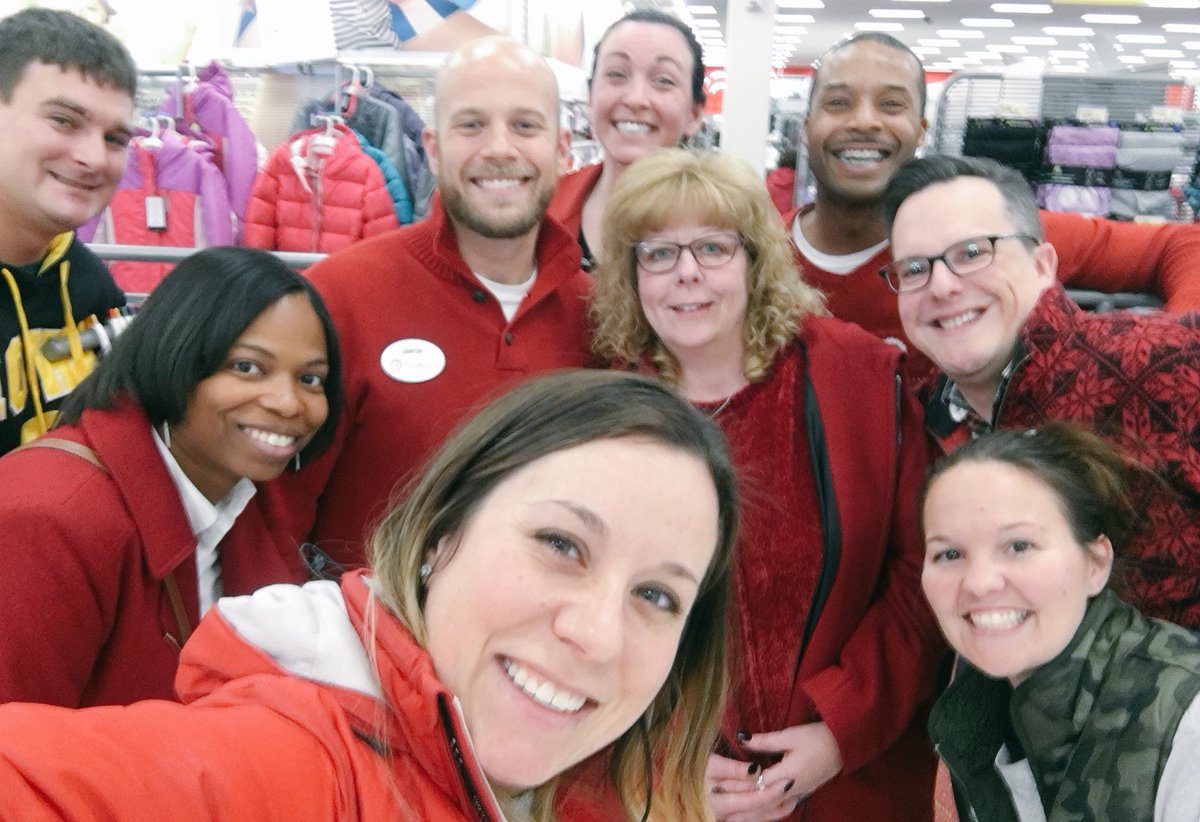 Fort Dodge is crushing this busy Saturday!!! I am so impressed with the shopping experience that @jess4bullseye and her team are providing when it counts the most, and our guests are too!!! #winningtheseason #fortdodgeonpoint
