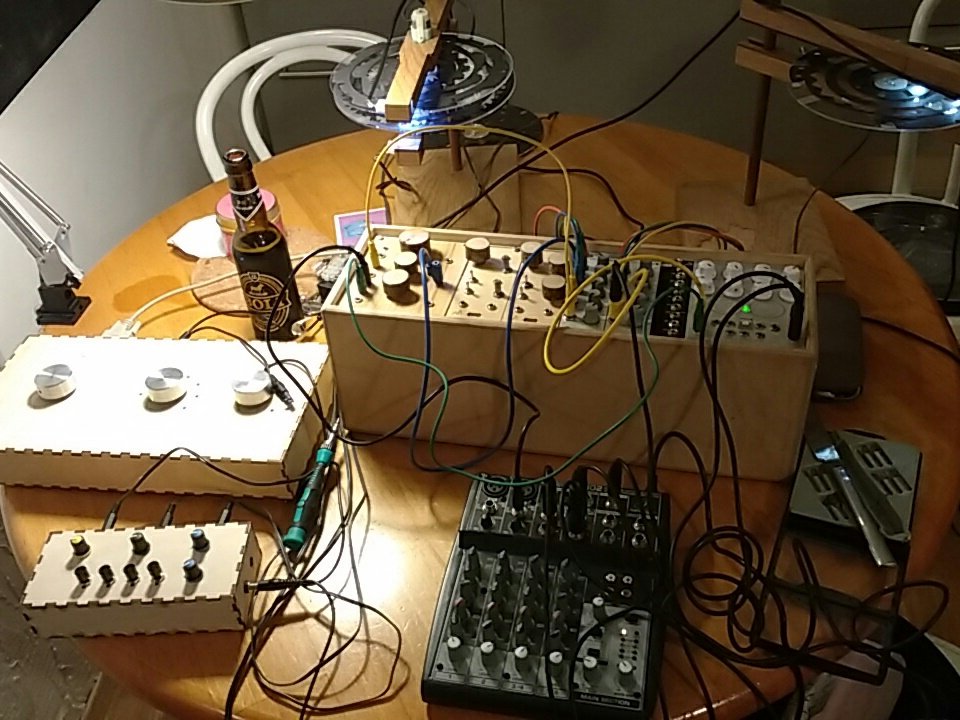 In apartment rehearsal for <a href="/Mengi_Iceland/">MENGI</a> tomorrow <a href="/curatedplace/">Curated Place</a> <a href="/einkofi/">Þórarinn Th Ólafsson</a>   #Reykjavik #optikit