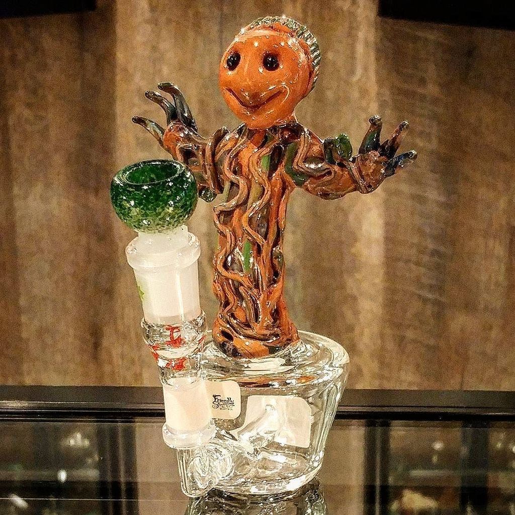 friendlystrnger's tweet photo. "I am Groot!" - We've got something for everyone! *
*
*
#groot #guardiansofthegalaxy #rig #dab #bong #friendlystranger #thefriendlystranger #cannabis #cannabisculture #cannabiscultureshop #weed #marijuana #queenstreet #queenwest https://t.co/QUt9twaSug https://t.co/1OoSksMaEP
