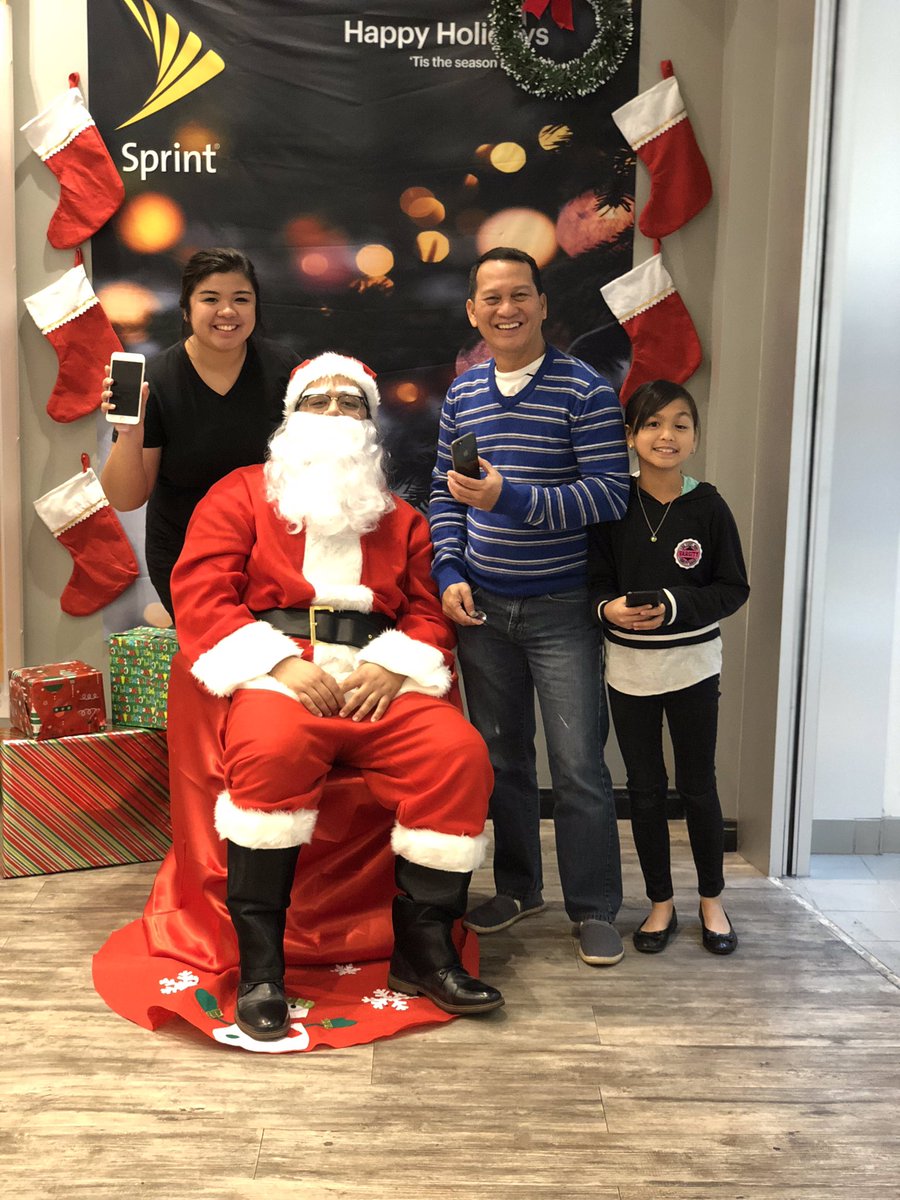 COME SEE SANTA FROM 12PM-6PM AT SPRINT INSIDE THE #TYLERMALL #EXPERTSCHOICE <a href="/ArijSheikh/">Arij Sheikh</a> @BernardArabo <a href="/DannyIsho/">Danny Isho</a>