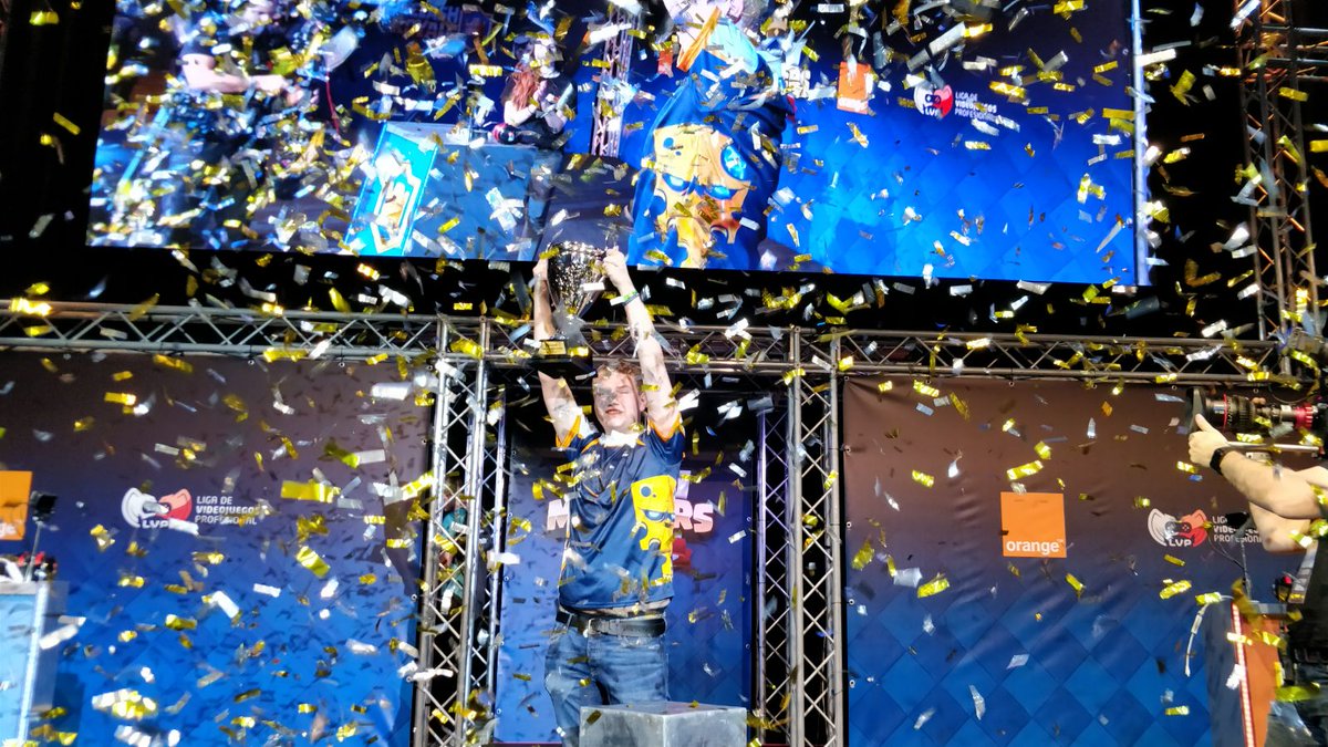 Alvaro845's tweet photo. ¡¡EL CAMPEÓN ESTÁ DE VUELTA!! @SurgicalGoblin gana #GamergyMasters y por segunda edición consecutiva el trofeo se queda en @TeamQuesoGG 🧀💛 https://t.co/z1rtkFMT1e