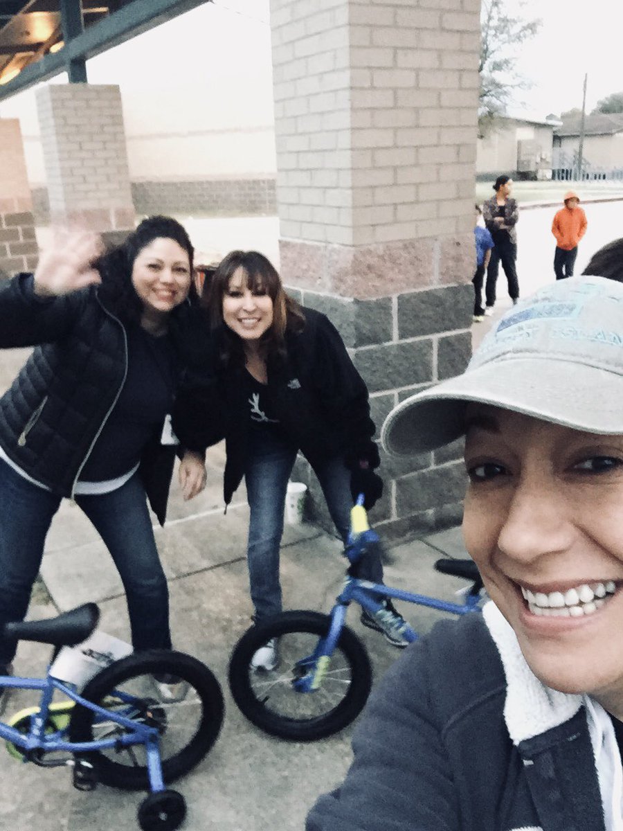 Karla_Vargas24's tweet photo. #CycleHouston #FRED. Family and Community Partnership @AFE_Stars @FBISDCommunity https://t.co/Kzs0rShVZY