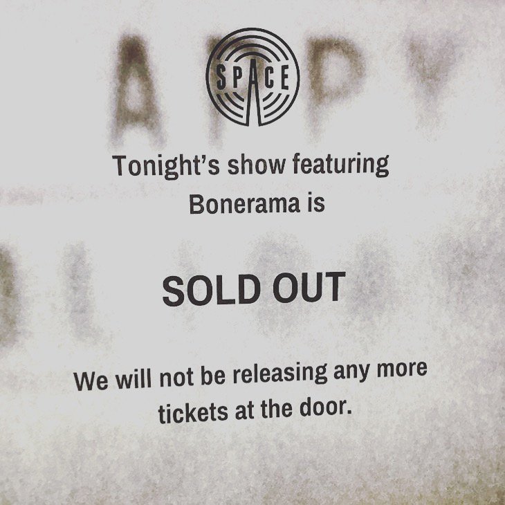 MarkMullins's tweet photo. Thank you Chicago! Last night was magical. :) tix still avail for tonight in St. Louis #AtomicCowboy #Bootleg https://t.co/u7bxNspvge
