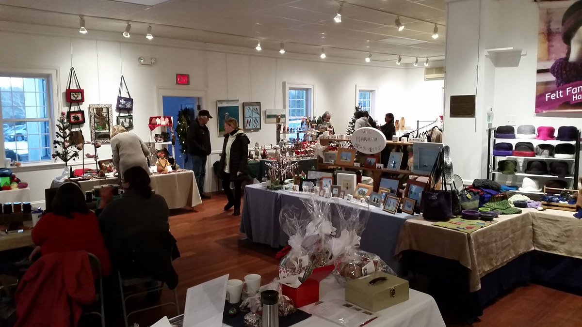 AshawaghHall's tweet photo. The annual By Hand Holiday Gift Show - open Sunday, Dec. 17 from 10 to 4! https://t.co/TZfVGrtKk2