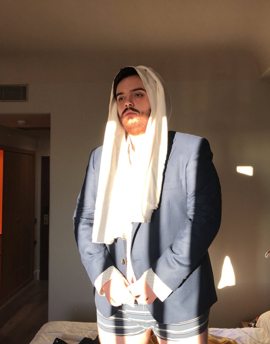 IbaiLlanos's tweet photo. Si algún día tienes problemas: 

Llama a los superhéroes de tu país. https://t.co/R2sTqfnKbz