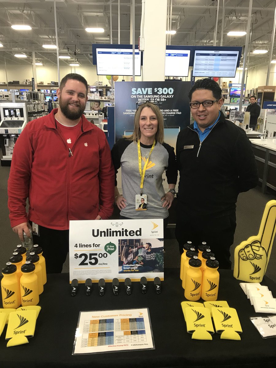 Apple &amp; Samsung partnering with Sprint @ Best Buy in Strongsville OH to Win the Weekend <a href="/john_trapasso/">John Trapasso</a> @powerregionwins