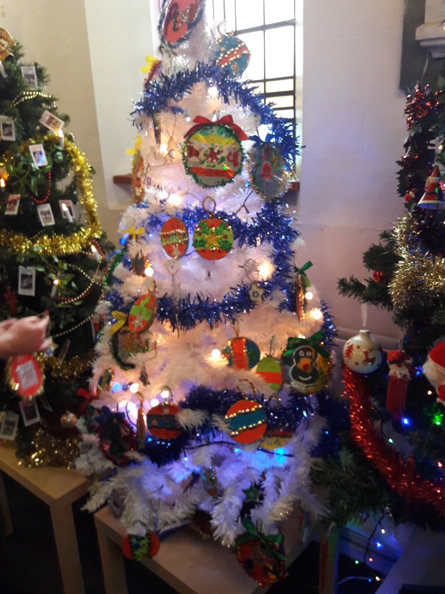 2nd_PennScouts's tweet photo. The @2nd_PennScouts Christmas Tree is up at the Wombourne United Reform Church #festive 🎄🎄 https://t.co/ur8JqRYxjg