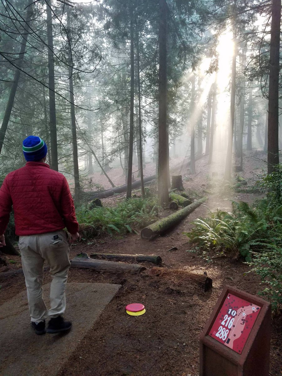 upperparkdg's tweet photo. Some amazing views at N.A.D. Park in Bremerton, Washington. 👌🏽

#discgolf #growthesport #throwplastic https://t.co/hPHg7udIZf