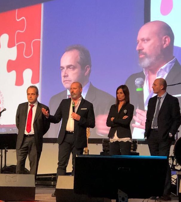 sbonaccini's tweet photo. Ci sono professionisti della sanità e cittadini comuni che hanno un cuore grande così: @GradeOnlus (gruppo amici dell’ematologia) raggiunge obiettivo x acquisto di una Pet unica al mondo. Qui a Reggio in 1300 x festeggiare questo traguardo #buonasanita https://t.co/1MobLlbrni