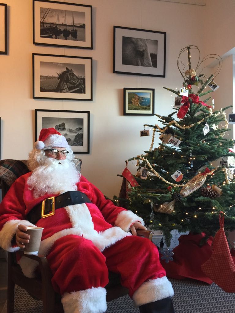 This jolly fella came to visit yesterday....he loves an americano and had a wee rest before his big day!! #santyinkinvara #santaclause #irihsanta #christmasingalway