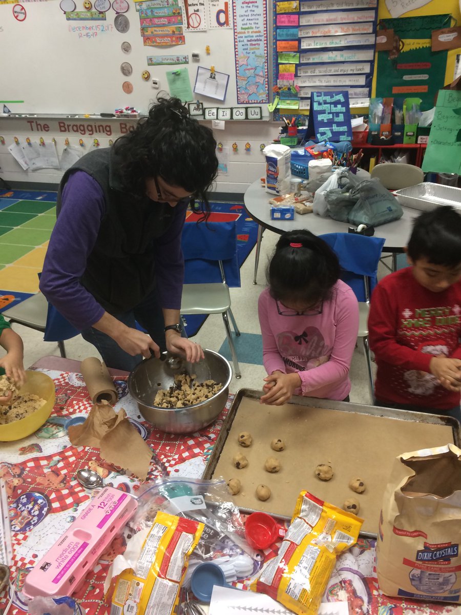 NancyCheek2's tweet photo. Cheek’s Champions And Breeze’s Sharks made cookies and blankets for area nursing homes on Friday. Spreading 💕 and Christmas cheer 🌲❤️ https://t.co/Df2ymez0Al