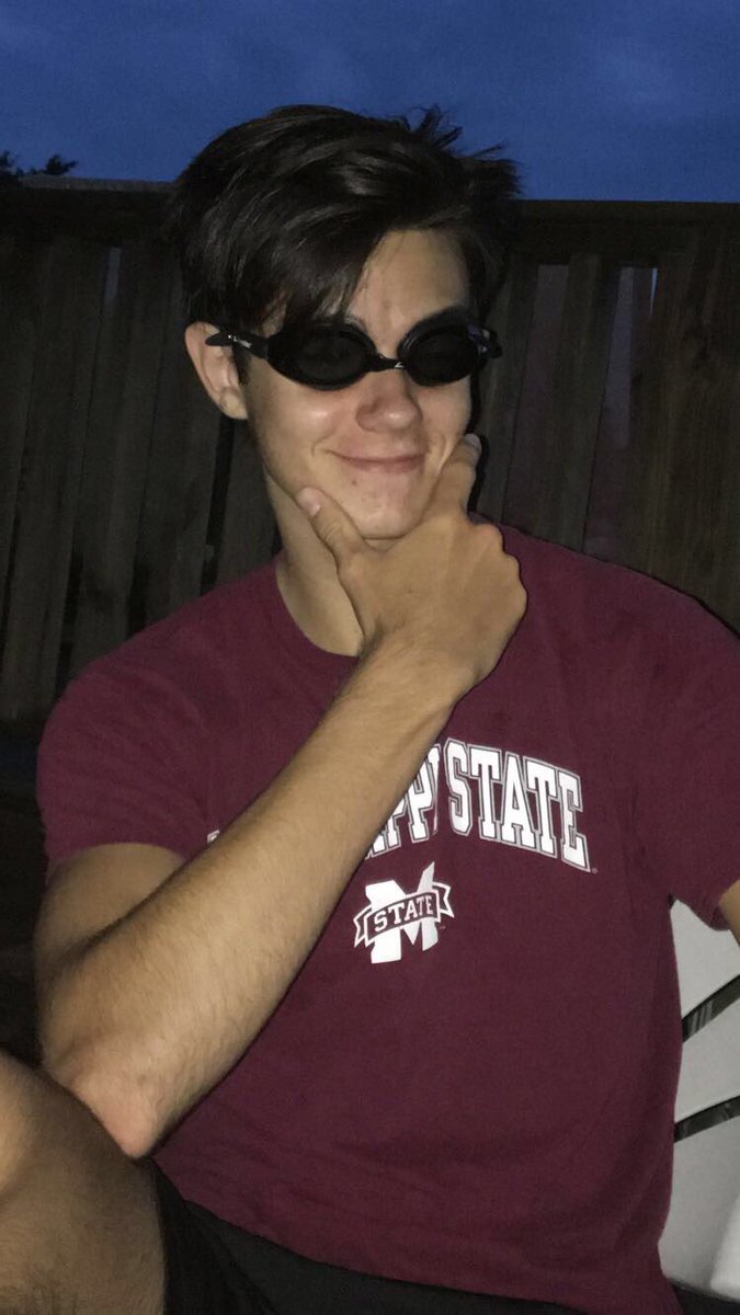 Happy birthday easy hope you have a great day man!! 🎉 hopefully Star Wars will be good tonight! <a href="/easy_cassady/">Aaron Cassady</a>