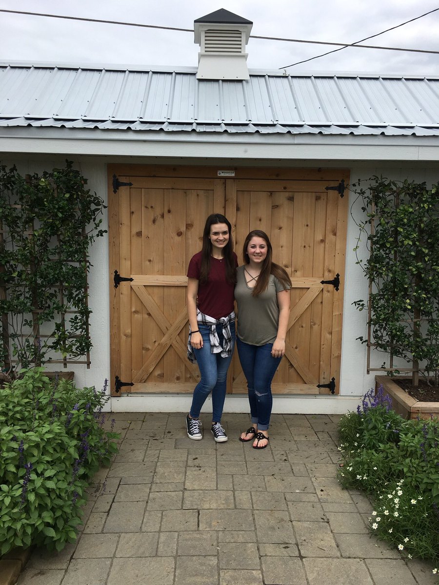 maddiestans's tweet photo. Happy 18th Birthday to my Day 1! I love you so much Morgan and I can’t wait to celebrate with you tonight!! ❤️❤️❤️ https://t.co/xHLkbfGDcg