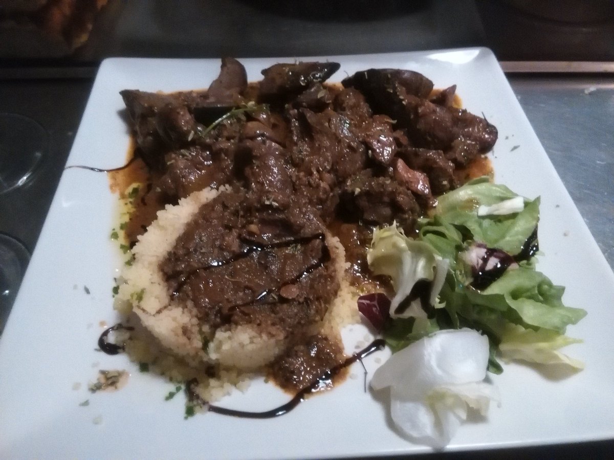 ataca_paca's tweet image. Higaditos con cuscus en @ataca_paca con @XERPAS, @mariasainzhicar y @bertilopez