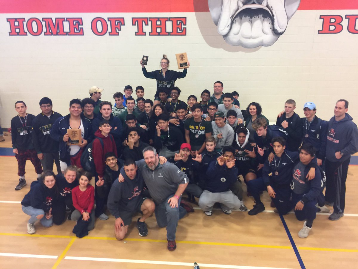 Congratulations to FCHS and @jebsports wrestling   for finishing 1st and 2nd place at the Norfolk Academy Classic ! Jaguar Claudia Flores was named Outstanding Wrestler . Way to go Jags and Raiders ! <a href="/FallsChurchHS/">Falls Church HS</a> .