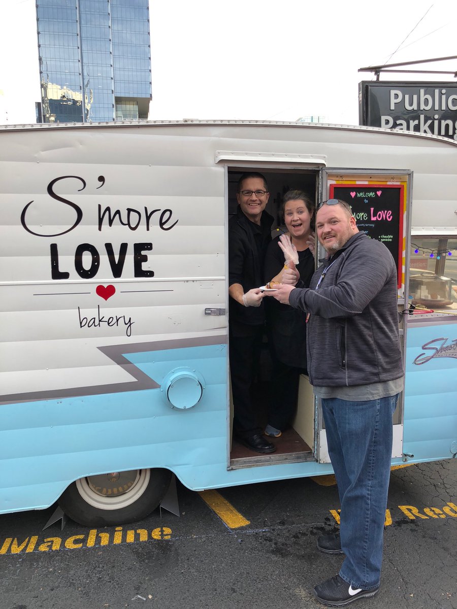 michiganman_55's tweet photo. Wow is all I can say!!! This s an Amazing Local business folks @smorelovebakery #LGThisIsReal https://t.co/jBOvAtoedH