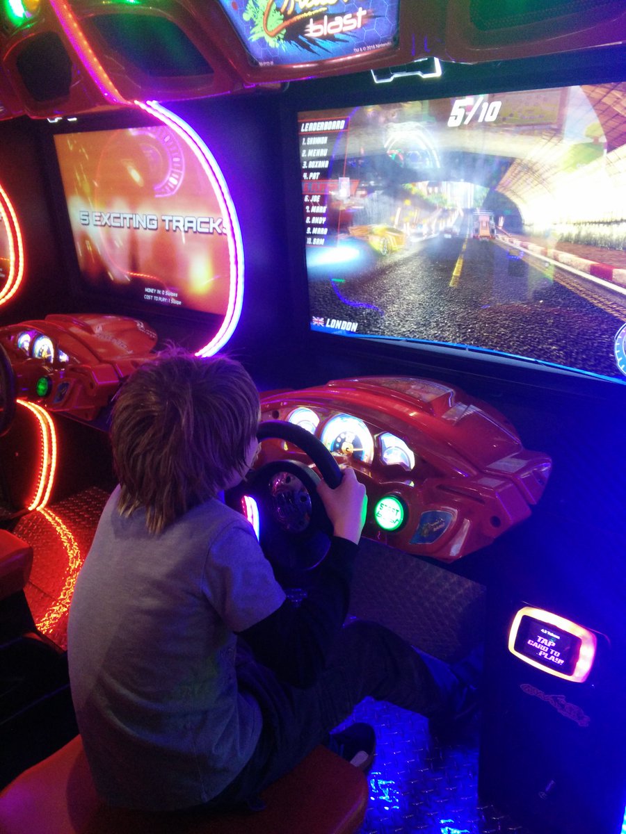 ElijahCorston's tweet image. Shooting dinosaurs &amp;amp; racing cars at #VortexGaming