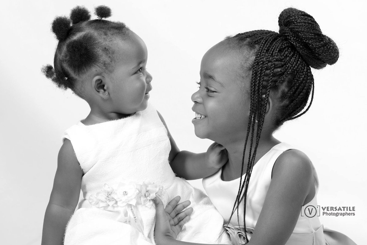 Versatilepics's tweet photo. Having a sister is like having a best friend that you can't get rid of. You know whatever you do they'll still be there."
#versatilefestivetheme #Festiveseason #familyportraits https://t.co/iJDvPP0TcI