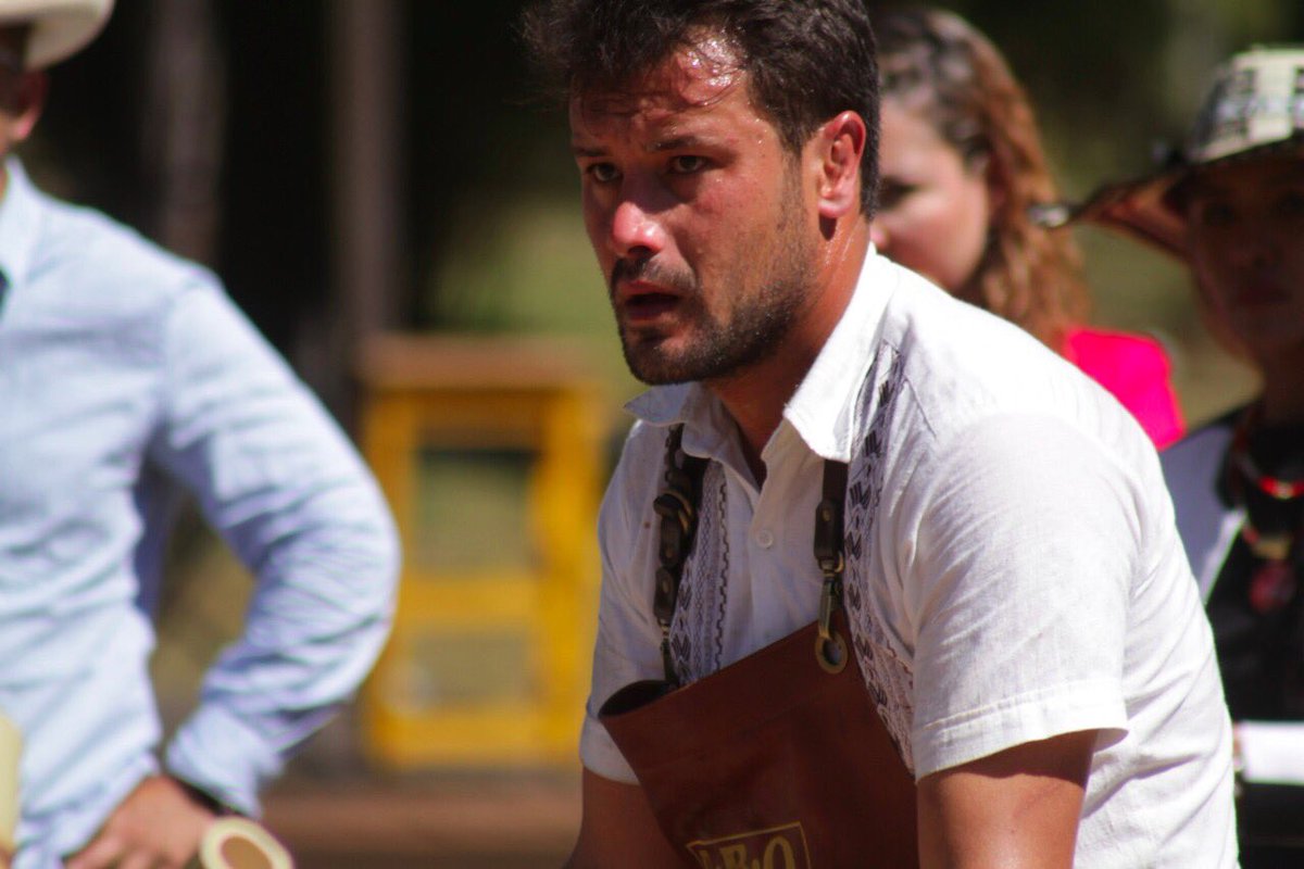 chrisflores's tweet photo. @feschimanoski e @Carlosbbq dando o sangue #BBQBrasil https://t.co/ley3SHvG83