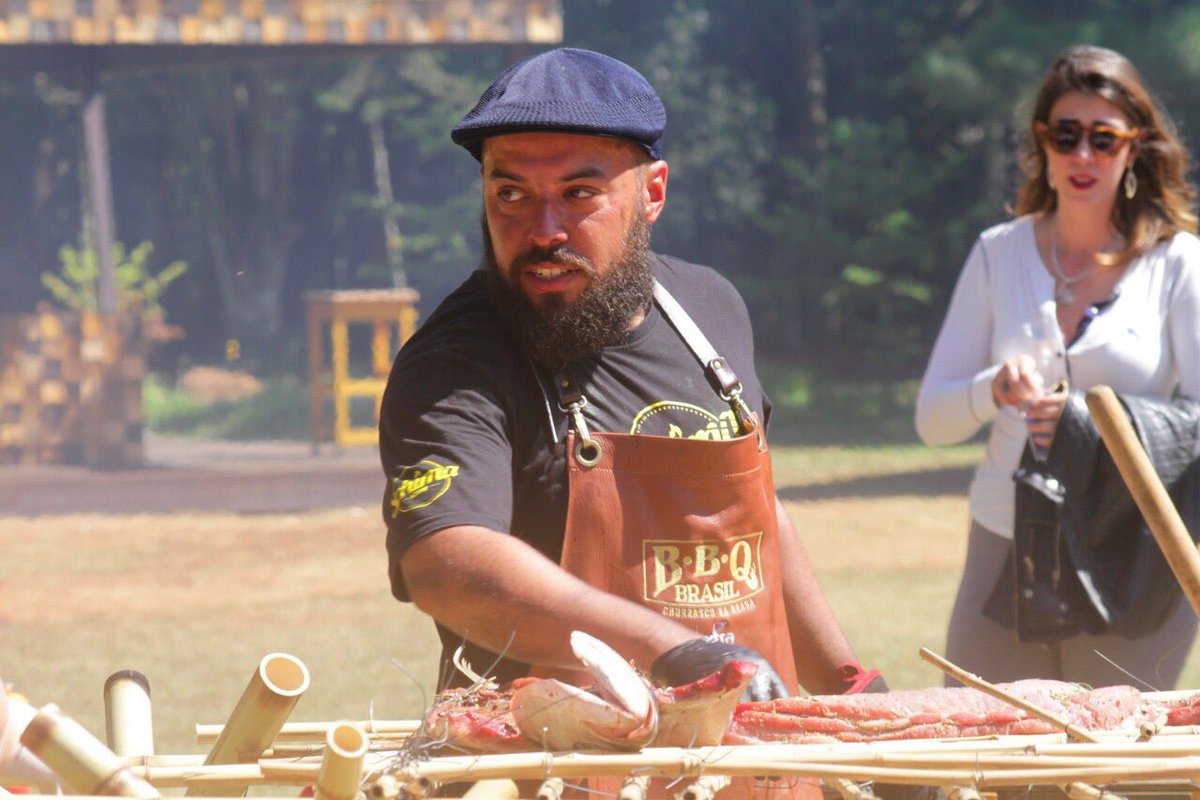 chrisflores's tweet photo. @feschimanoski e @Carlosbbq dando o sangue #BBQBrasil https://t.co/ley3SHvG83