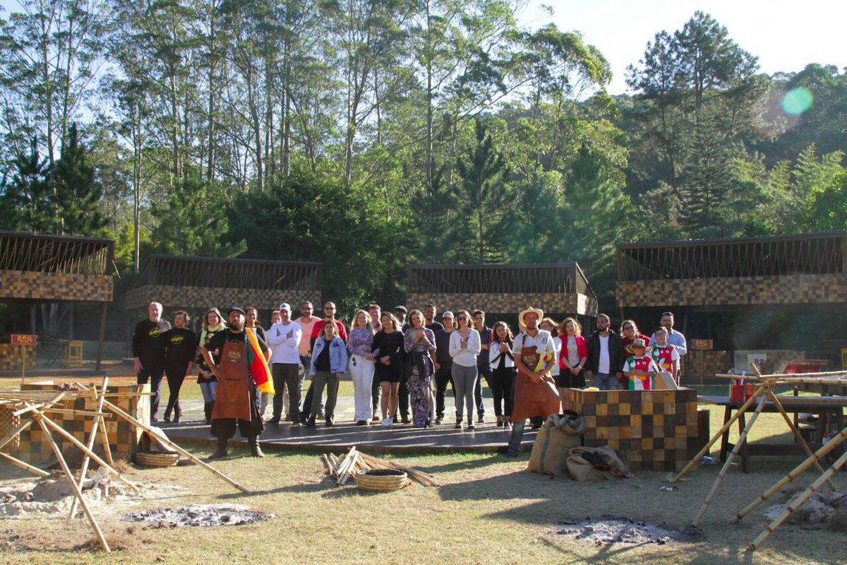 feschimanoski's tweet photo. Que turma maravilhosa. #schimaassador #bbqbrasil https://t.co/LePCgmCJJE