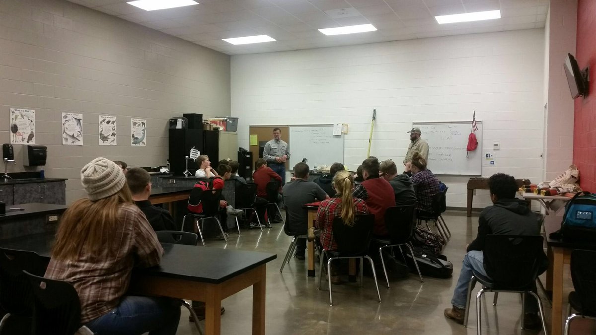 hannerpj's tweet photo. KABMS 7th and 8th grade students had the opportunity Friday to learn about the skills, education, and training to be a Lineman. A big thank you to Donald England, Seth Revelle, and BREC, for sharing their knowledge with our students today. #KABMS #LeadLAP https://t.co/Tz2OS42TNs