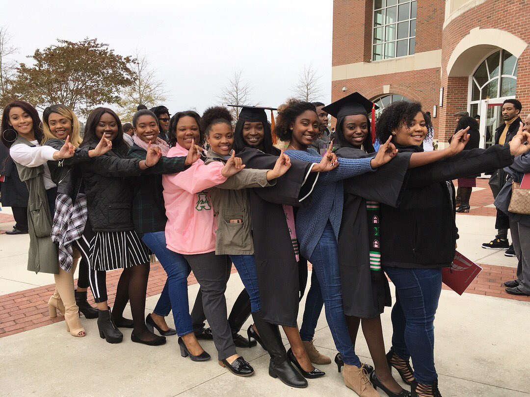 TroyAKAs's tweet photo. Congratulations to all Troy University Graduates!
We are especially proud of the ladies of #MuAlpha! 💗💚
#MA1978 #AKA1908 #WeGraduate https://t.co/W9TvZMqtUT