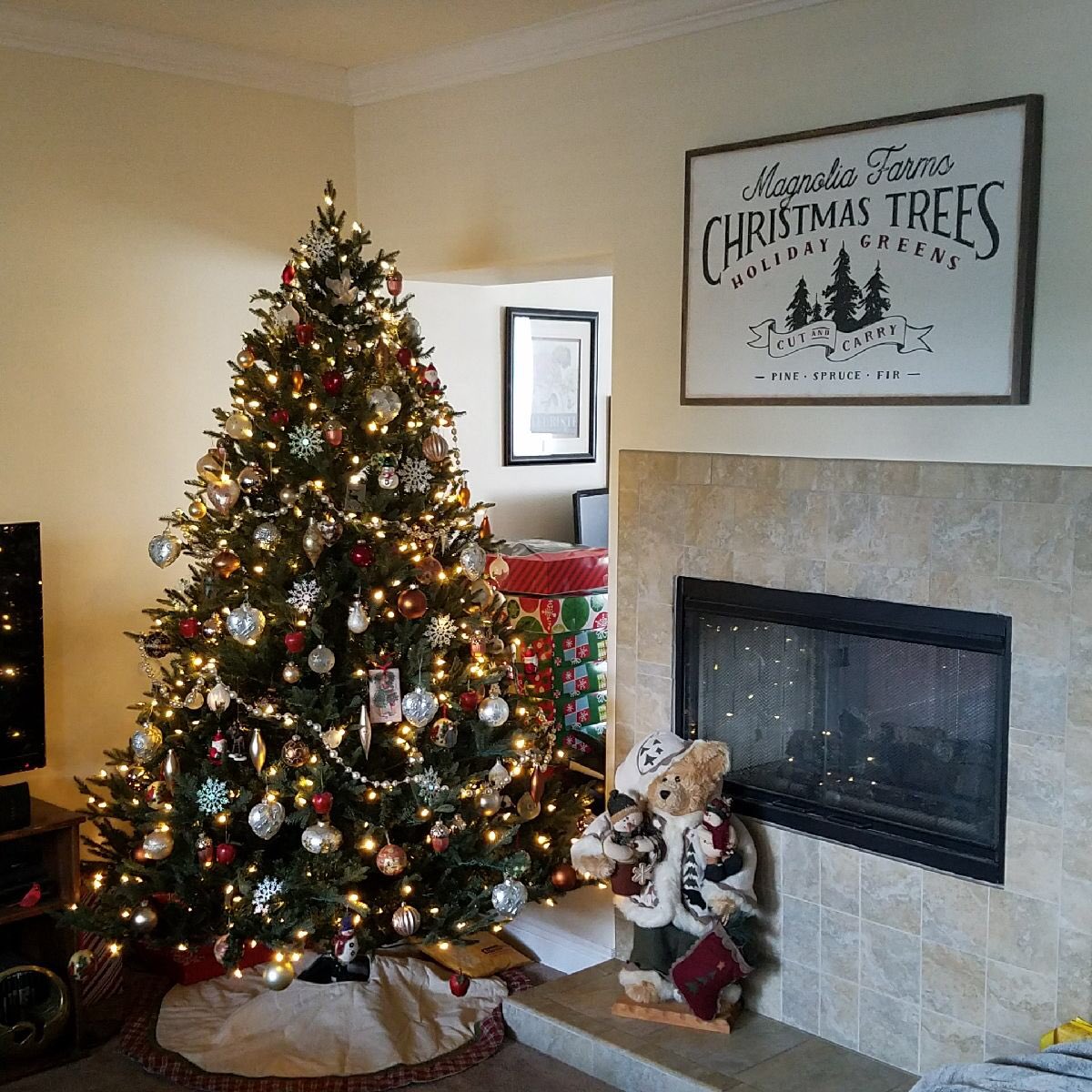 PamelaLSmith7's tweet photo. Christmas spirit in So Cal. Early gift from the hubs. Love it! #magnoliamarket https://t.co/MV3beSqJUp