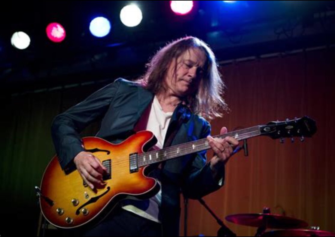 Happy Birthday to the ONE that really stretches my horizon : Auguri Robben Ford !!! 