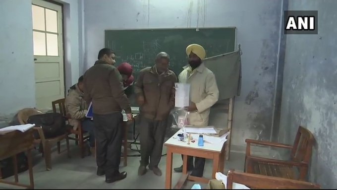 ट्विटर पर छबि देखें