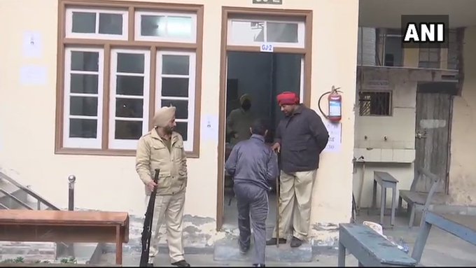 ट्विटर पर छबि देखें