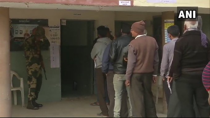 ट्विटर पर छबि देखें