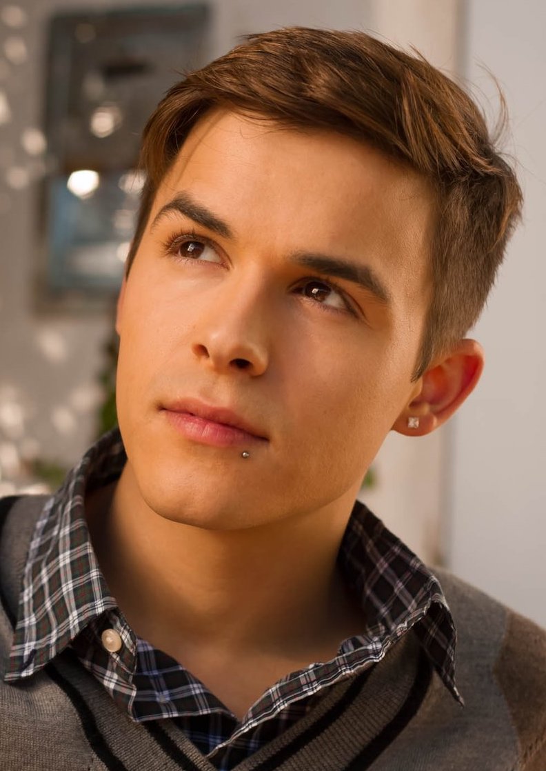 @Andy_TaylorXXX is the most beautiful guy I have ever seen!! 