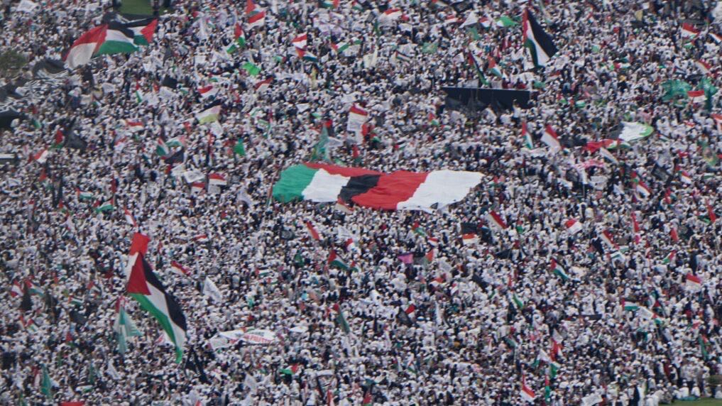 Encus_com's tweet photo. Jutaan rakyat indonesia menolak keputusan @realDonaldTrump | hidup #palestina ayo semua merdekakan #PalestinaMerdeka  #AksiBelaPalestina https://t.co/V7Nl5zM48b