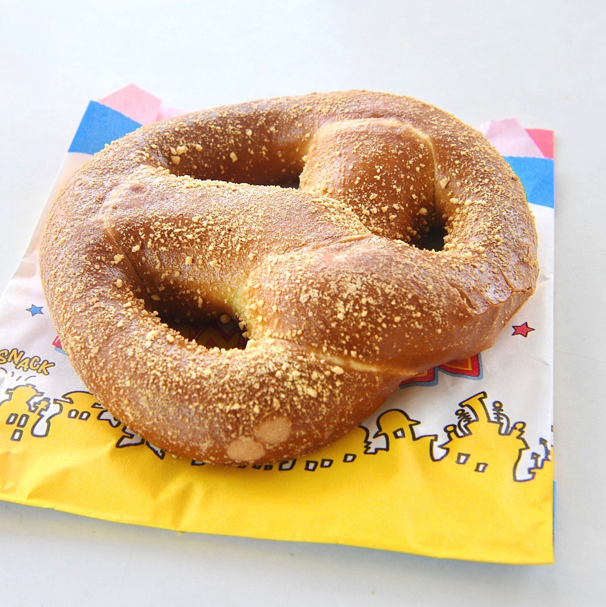 Mezzomikiのディズニーブログ スウィートクリームチーズ プレッツェル 東京ディズニーランド トゥーントーン トリート で発売中 詳しくは T Co Itue14c5nj