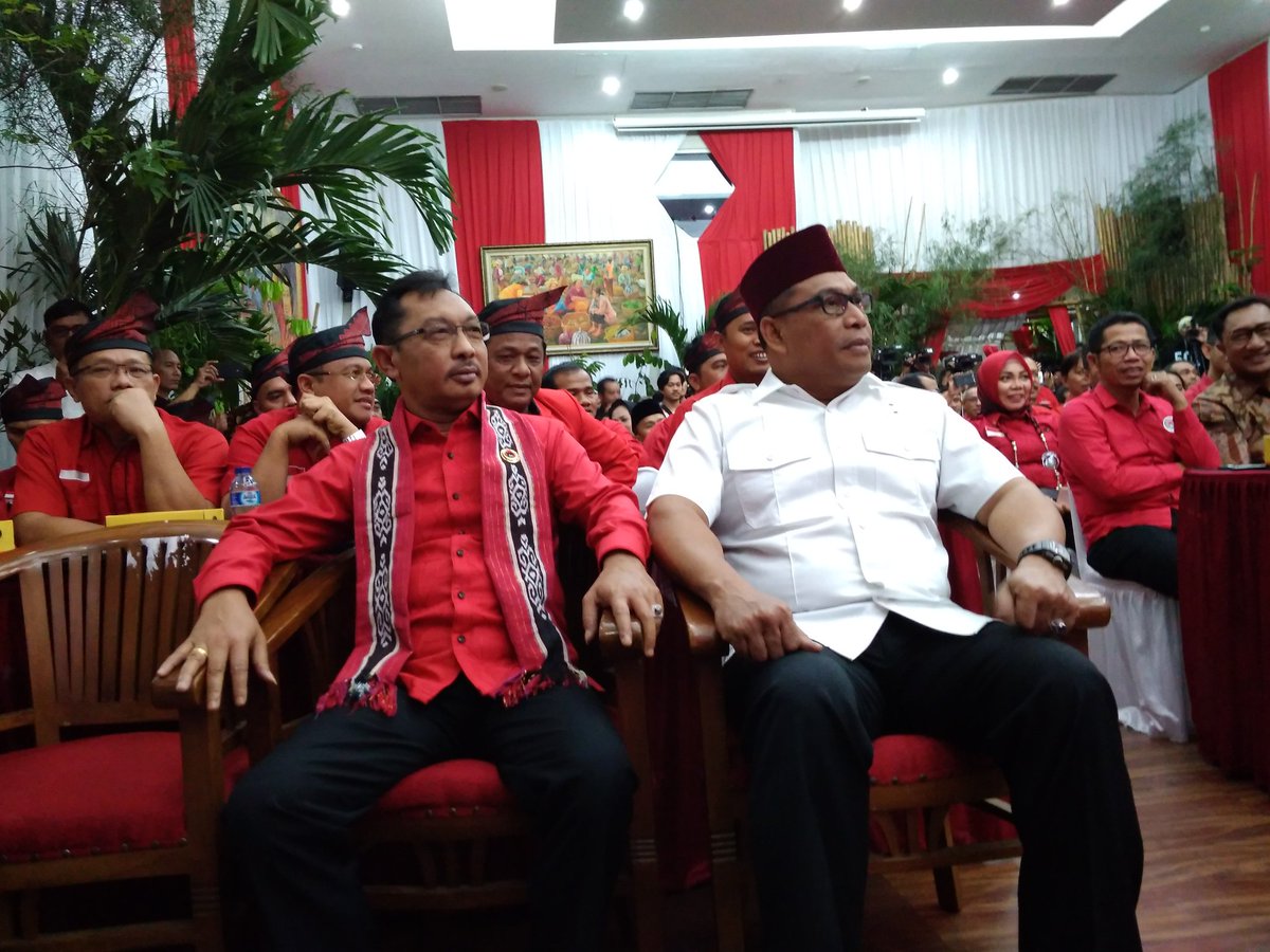 GesuriID's tweet photo. PDI Perjuangan usung Cagub Maluku Irjen Pol Murad Ismail Kepala Korps Brimob Polri dan Cawagub Bupati Maluku Barat Daya Barnabas Orno @PDI_Perjuangan @infoPDIPJatim https://t.co/17SvkZp8nk