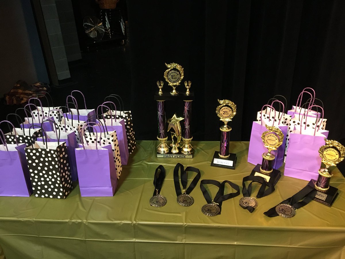 GVMSPrincipal's tweet photo. ASD Middle School Debate Tournament at GVMS today. A gigantic thank you to Mrs. Beck and Dr. Steve Johnson from UAA. #gvmsdebate #UAASeawolves #gvmssuns https://t.co/borPtalsUQ