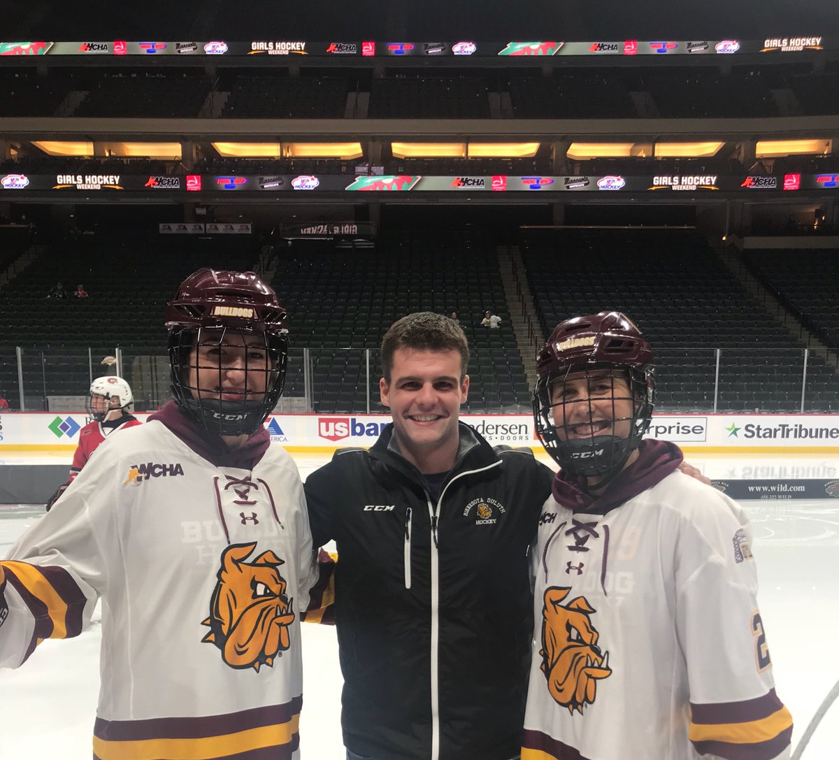 UMDWHockey's tweet photo. The first half of the season may be over but that doesn’t mean the ‘dogs aren’t busy! @lynnsanity029, @LindsayCzech, and @nick_bryant19 helped out at the annual @mnwild Girls Hockey Weekend along with other @WCHA_WHockey players! #GrowingTheGame https://t.co/xdQPGbzaXz