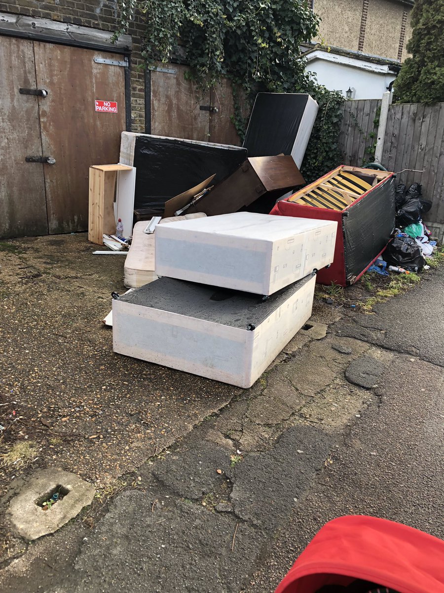 CraftyLilMakes's tweet photo. .@wfcouncil This pile of rubbish on Kitchener Rd (patrolled daily by CPZ officers, incidentally) has been growing for >2 weeks. Disgusting https://t.co/eQgWInu2kv