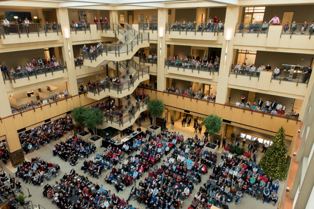 OmarIshrak's tweet photo. Full house at Medtronic during our 57th annual Holiday program. Listened to moving stories from patients and reflected on how our Mission inspires us and unites us. https://t.co/33dtPk3InB
