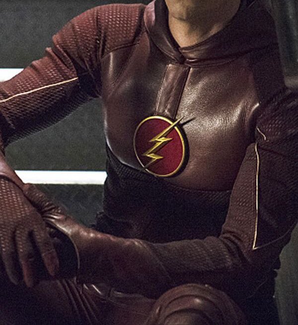 deanwonderl's tweet photo. Hoje vou beber como o flash rs apenas para entrar no personagem #heroparty https://t.co/iUElqw2lId