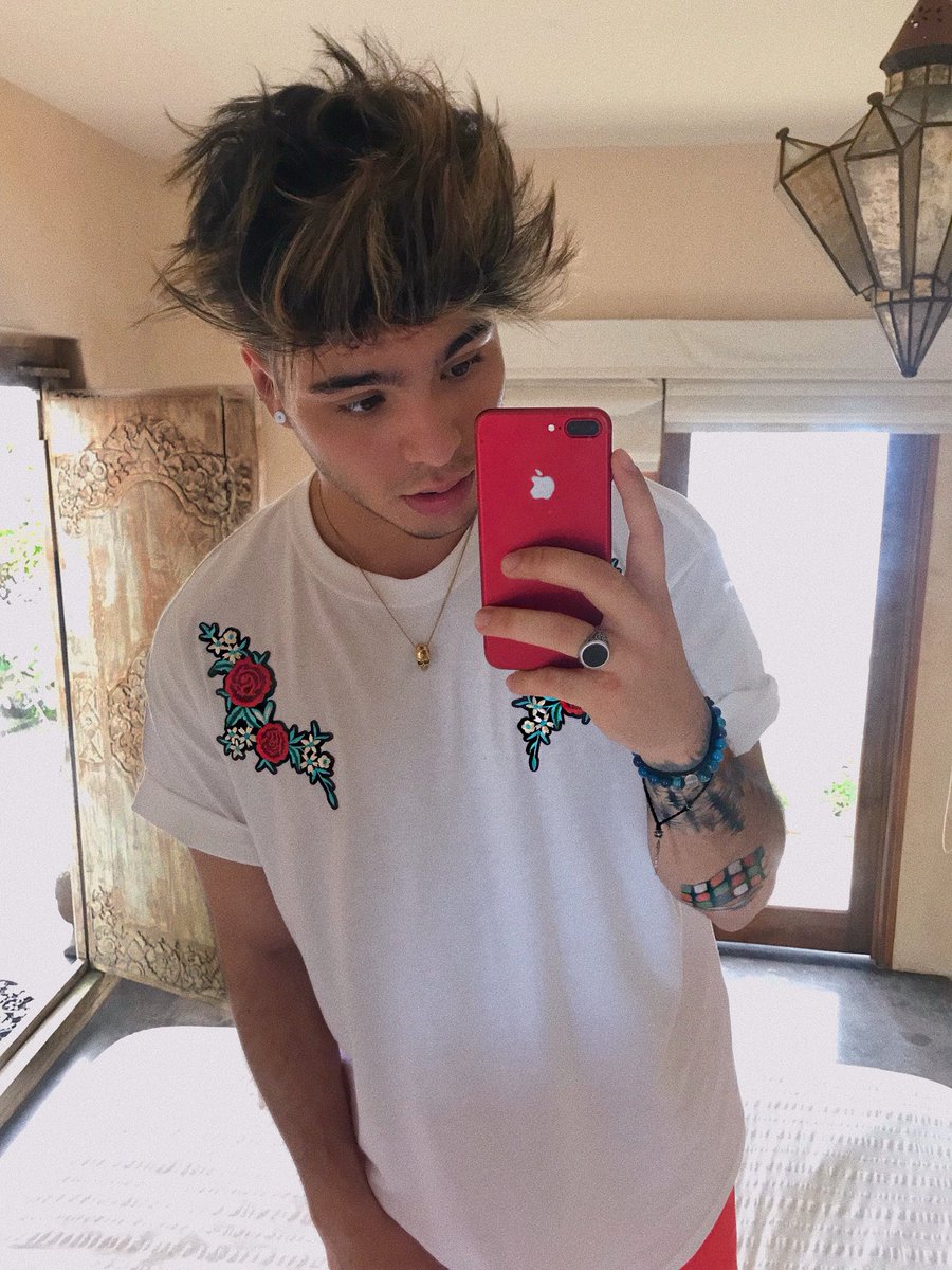 villalobossebas's tweet photo. casi es navidad :) https://t.co/lV0qp3VfbR
